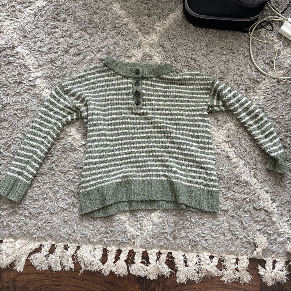 American Eagle sweater